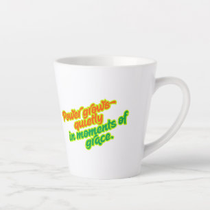 Caneca De Café Latte O poder cresce silenciosamente em momentos de graç