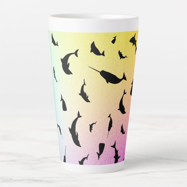 Caneca De Café Latte oceano com gradiente do arco-íris da baleia-sombra (Frente)