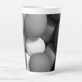 Caneca De Café Latte Ovos de galinha em preto e branco