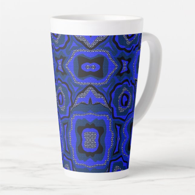 Caneca De Café Latte Padrão abstrato azul índigo e preto. (Ângulo direito)