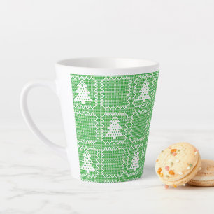 Caneca De Café Latte Padrões de suéter feio da árvore de Natal Cozy