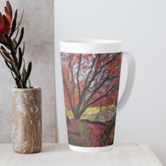 Caneca De Café Latte Paisagem Colorida de Folhas e Árvores de outono