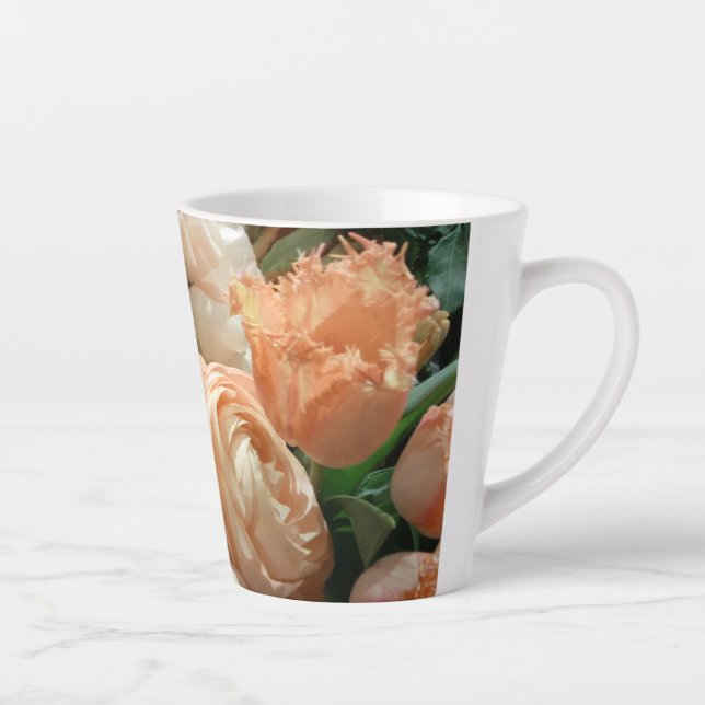 Caneca De Café Latte Peach Ranunculus e Tulip Floral (Direita)