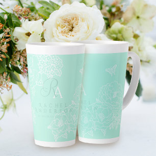 Caneca De Café Latte Peônias de Monograma Romântico Jardim Verde