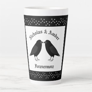 Caneca De Café Latte Personalização do Casamento Gótico Beijando Ravens