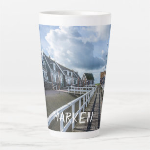 Caneca De Café Latte Píer de madeira em Marken, Países Baixos