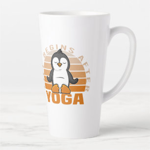 Caneca De Café Latte Pinguim engraçado e fofo fazendo ioga. poses engra