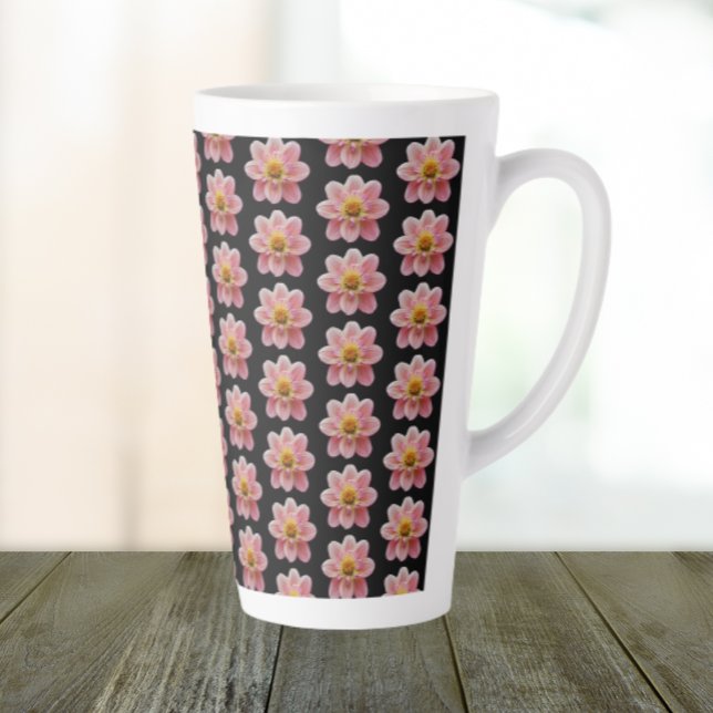 Caneca De Café Latte Pink Dahlia Floral Patterno em Preto (In Situ)