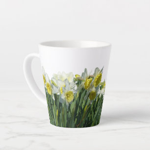 Caneca De Café Latte Pó de Daffodils Branco e Amarelo. Lâmpada Branca d