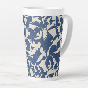 Caneca De Café Latte Pombos de design de aves de capoeira brancas e azu