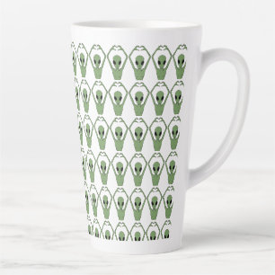 Caneca De Café Latte Pose do Coração Alien