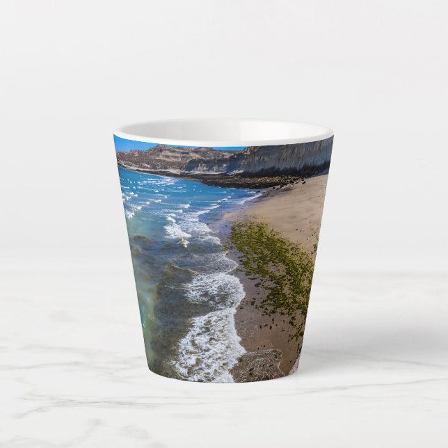 Caneca De Café Latte Praia em Puerto Piramides, Argentina (Frente)