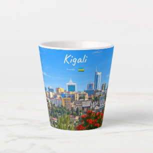 Caneca De Café Latte Quigali, Ruanda - Paisagem Urbana Moderna da Cidad