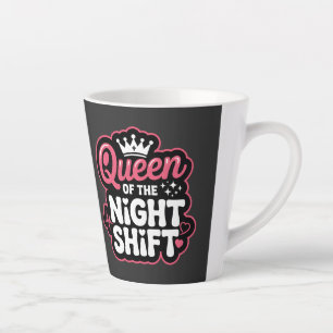 Caneca De Café Latte Rainha do Turno da Noite Coroa Engraçada de Enferm