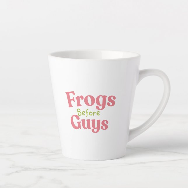 Caneca De Café Latte Sapos fofos antes dos caras (Direita)