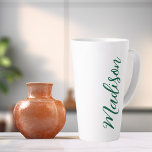 Caneca De Café Latte Script Manuscrito de Nome Verde do Caçador Persona<br><div class="desc">Uma corajosa caneca de café verde-monograma personalizada para uma garota ou cara que ama presentes simples e escritos à mão. Belo roteiro cursivo ao lado da sua garrafa soletrando seu nome.</div>