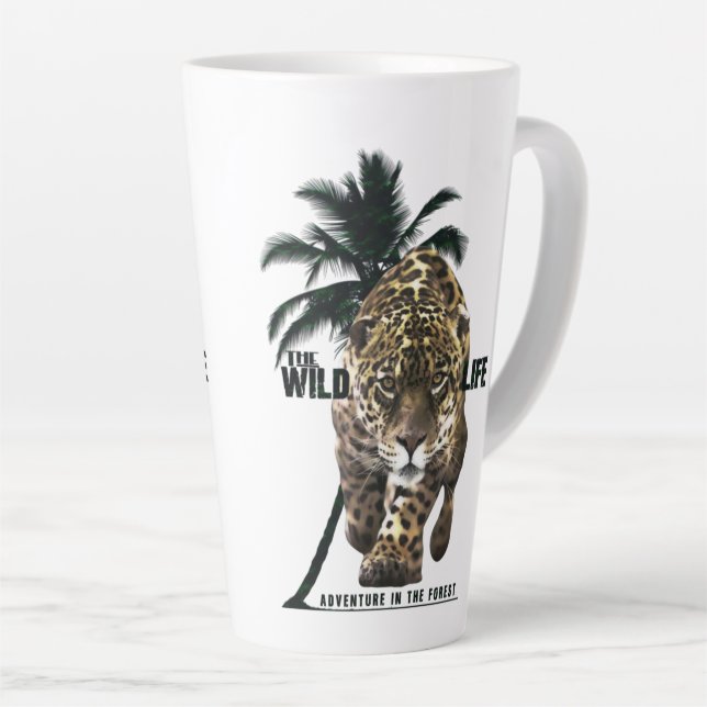 Caneca De Café Latte Selvagem, aventuras no Botão T-Shirt (Ângulo direito)