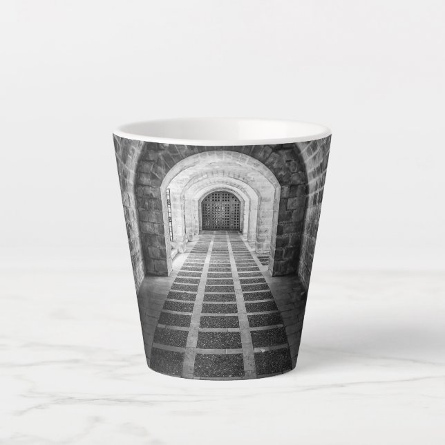Caneca De Café Latte Simetria em preto e branco (Frente)