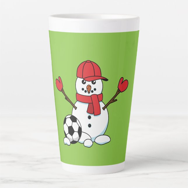 Caneca De Café Latte Snowman engraçado com bola de futebol (Frente)
