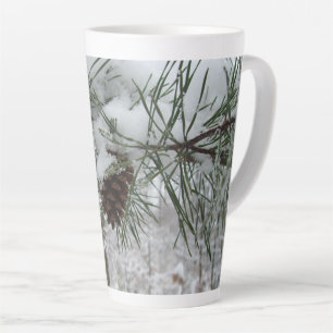 Caneca De Café Latte Snowy Pine Branch Winter Nature Fotografia