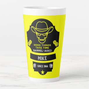 Caneca De Café Latte Sobre A Colina Envelhecendo