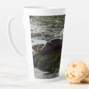Caneca De Café Latte Sunset Lit Harbor Seal II em San Diego