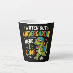 Caneca De Café Latte Tome Cuidado Jardim de Infância Aqui Vou Eu Dino