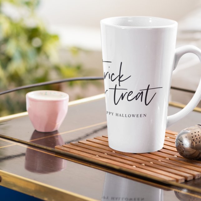 Caneca De Café Latte Truque E Tratamento Mínimos Modernos | Feliz Dia d (Criador carregado)