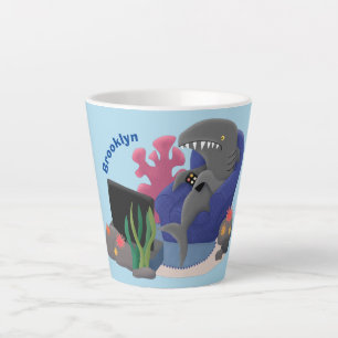 Caneca De Café Latte Tubarão engraçado assistindo desenhos animados na