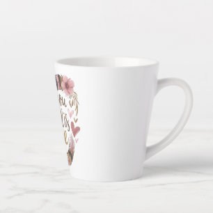 Caneca De Café Latte Tudo o que Você Precisa é Amor – Um Sussurro Genti