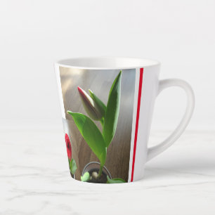 Caneca De Café Latte Tulipas Vermelhas Elegantes - Design