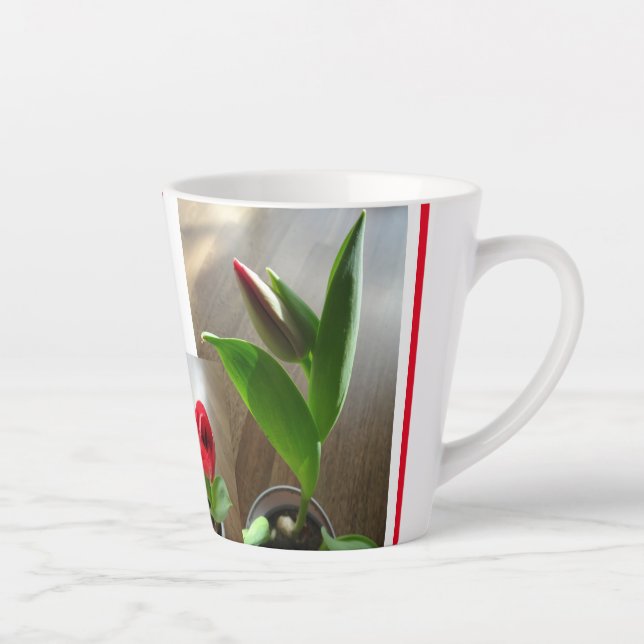 Caneca De Café Latte Tulipas Vermelhas Elegantes - Design (Direita)