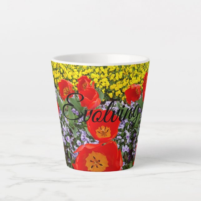 Caneca De Café Latte Tulipas Vermelhas Evolutivas (Frente)