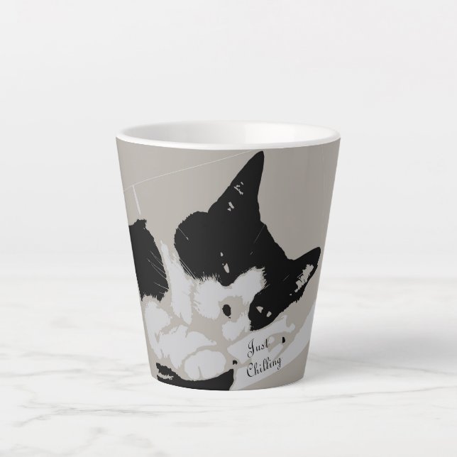 Caneca De Café Latte Tuxedo Cat Chiling (Frente)