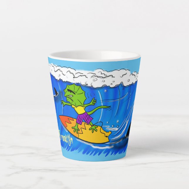 Caneca De Café Latte Um desenho animado de lagarto-do-pescoço (Frente)