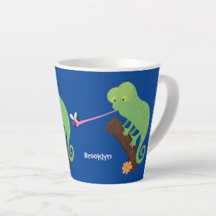 Caneca De Café Latte Um desenho animado verde-feliz chameleon lagarto