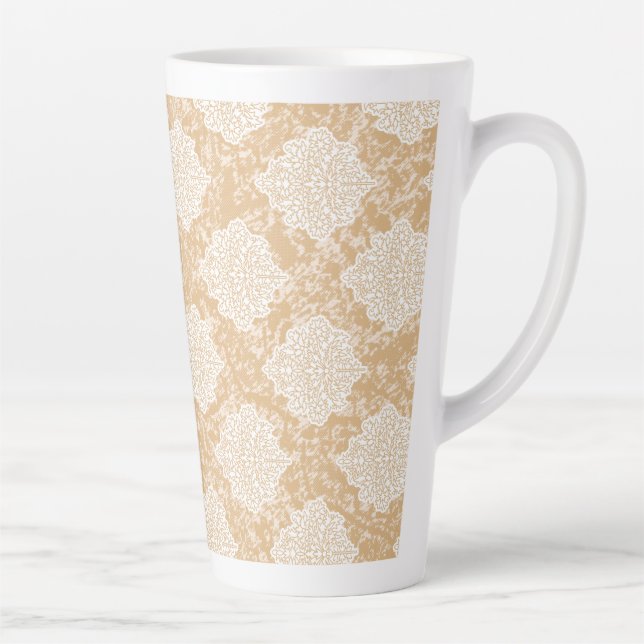 Caneca De Café Latte Um vestido de noiva índio luxuoso que mostra detal (Direita)