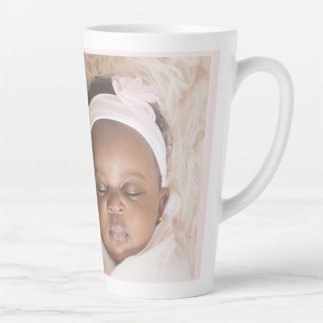 Caneca De Café Latte Uma Foto Personalizada, Bebê, É Rosa E Branco (Direita)