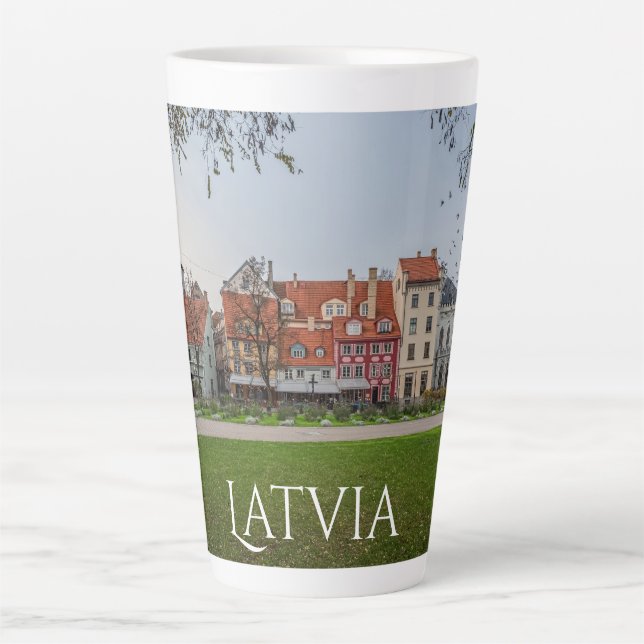 Caneca De Café Latte Velha cidade de Riga no outono (Frente)
