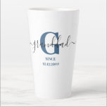 Caneca De Café Latte Vovô Elegante Script Monograma Azul<br><div class="desc">Uma caneca tardia para um novo avô ou para um que já há muito foi estabelecido! que você pode personalizar com a data em que eles se tornaram avós. Esta design minimalista de tendências tem uma paleta de cores moderna de azul, preto e branco. Ele tem um monograma do avô,...</div>