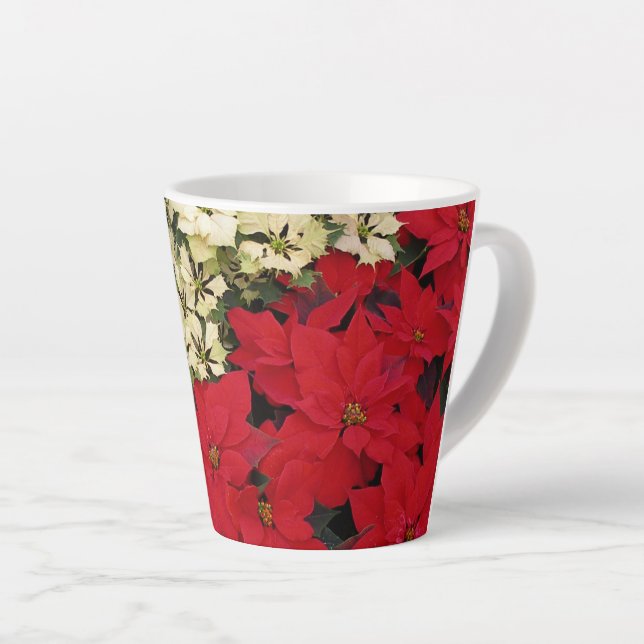 Caneca De Café Latte White e Red Poinsettias I Feriado Floral (Ângulo direito)