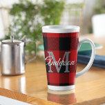 Caneca De Café Latte Xadrez de Buffalo Vermelho | Pessoal Inicial | Pre<br><div class="desc">Enrole seus entes queridos no calor e charme da Xadrez vermelha clássica com um toque pessoal. Seja por um aniversário,  aniversário,  ou apenas para mostrar a alguém que você se importa,  este presente personalizável certamente fará uma impressão duradoura.</div>