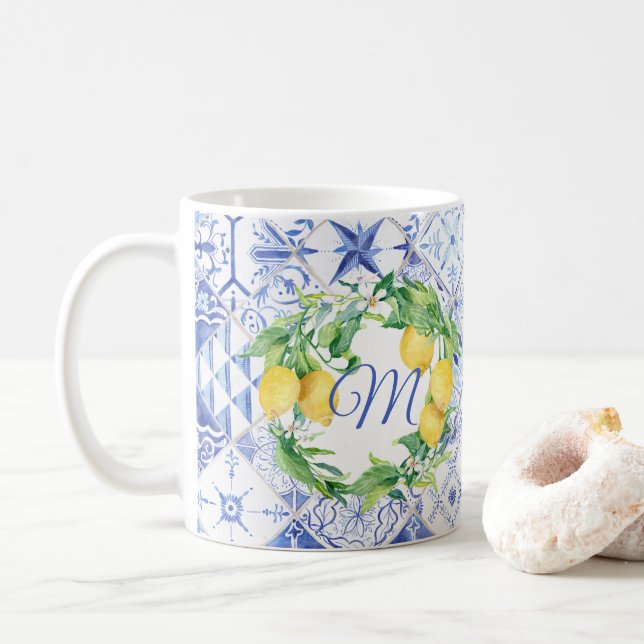 Caneca De Café Lemon Greenery Wreath Branco Monograma Azul (Com Donut)
