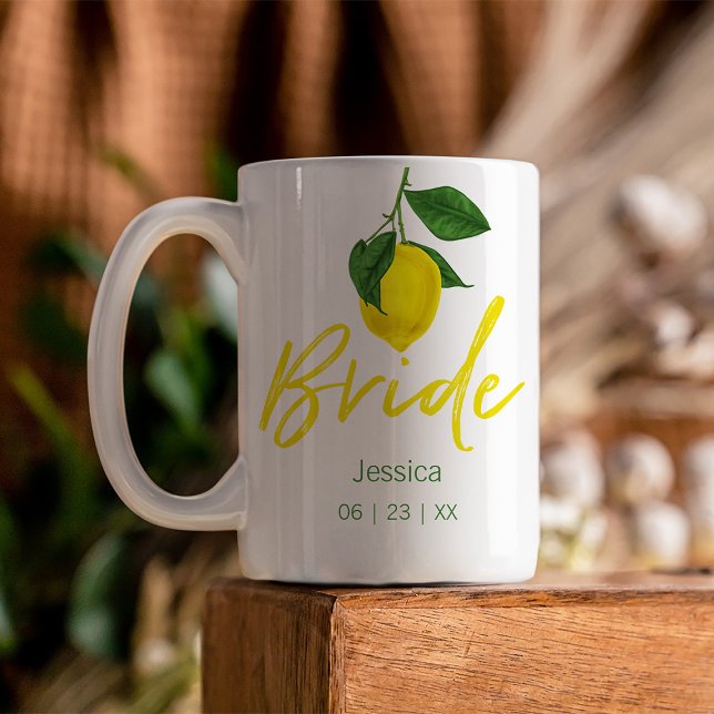 Caneca De Café Lemon Monograma Bride (Inspired by the fresh lemons and summer, this Bridal mug is perfect for your lemon inspired wedding.)