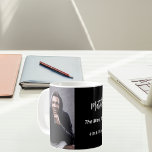 Caneca De Café Lenda do mito do homem branco preto de aniversário<br><div class="desc">Um clássico fundo negro. Personalize e adicione sua própria foto do aniversariante/homem. O texto: O nome em branco com um moderno script de estilo escrito à mão. Personalize e adicione um nome,  40 anos e um texto. Texto: O Homem,  O Mito,  A Lenda.</div>