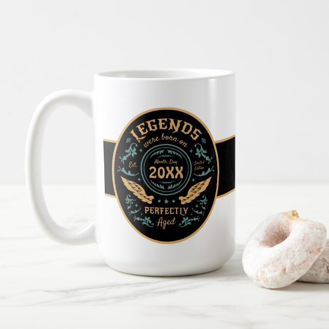 Caneca De Café Lendas Nasceram em [Mês] [Ano] (Com Donut)