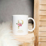 Caneca De Café Letra Dourada de Flor de Cores d'Água Trendente P<br><div class="desc">Letra Dourada de Flor de Cores d'Água Trendente P | Monograma</div>