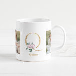 Caneca De Café Letra Dourada moderna Q Flor | Dois Monogramas fot<br><div class="desc">Letra Dourada moderna Q Flor | Dois Monogramas fotográficos</div>