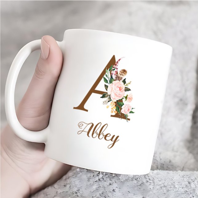 Caneca De Café Letra Floral Personalizada Bridesmaid A Presente (Criador carregado)