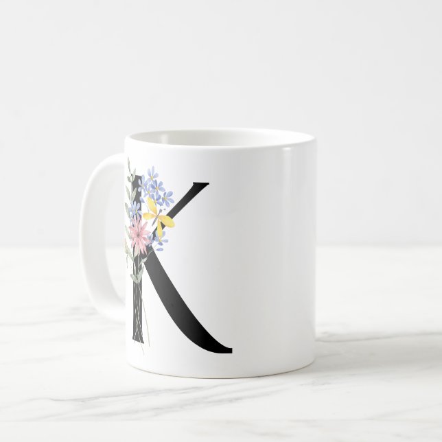 Caneca De Café Letra K com flores (Frente Esquerda)